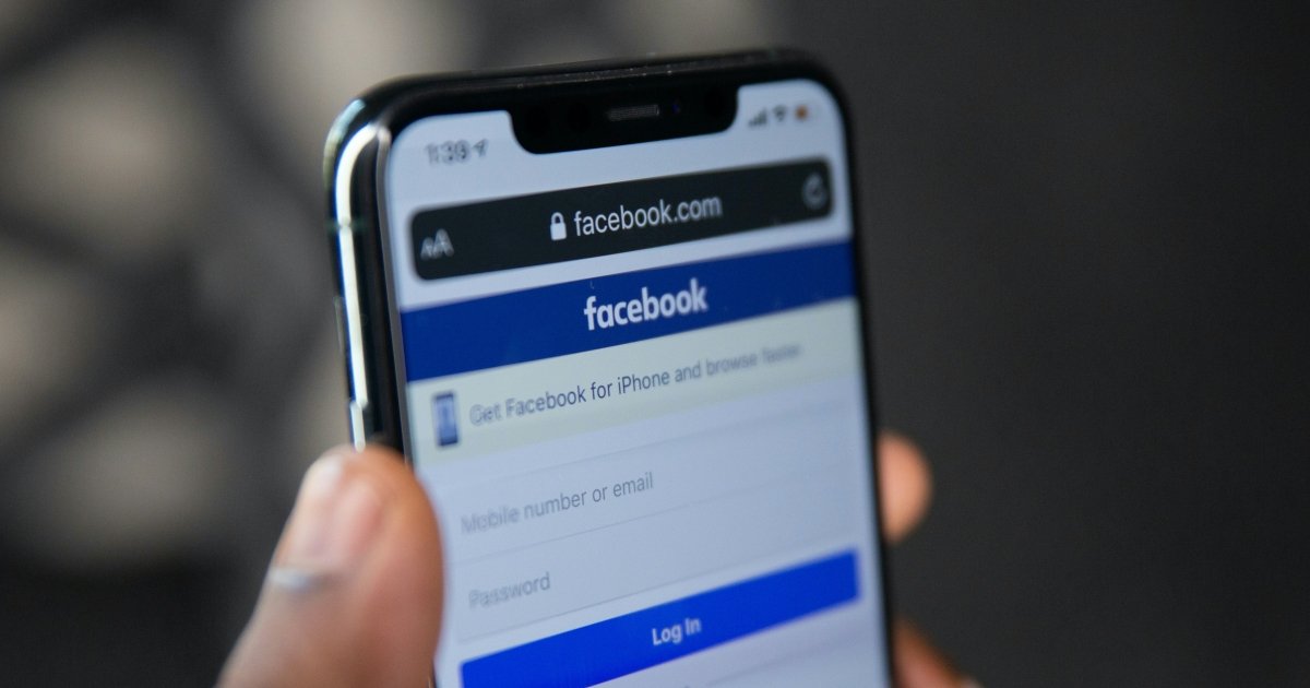 Гучний скандал навколо Facebook та Instagram. Чому чатботи дійсно небезпечні