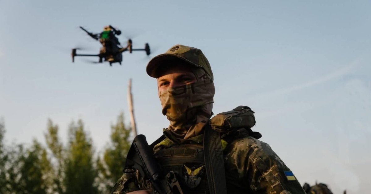 Українські інженери розробили дрон-ретранслятор «Рекрут» — працює у зв’язці з НРК