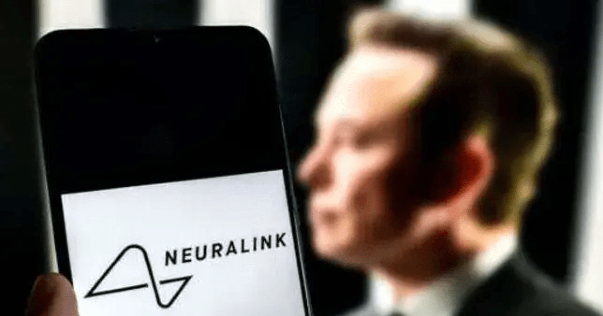 Мозковий чип Neuralink дозволив людині "говорити" силою думки — відео