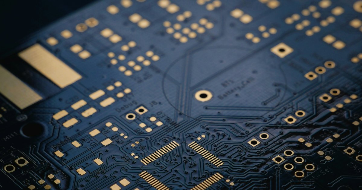 Чип з людськими нервовими клітинами навчили грати в комп’ютерну гру — відео